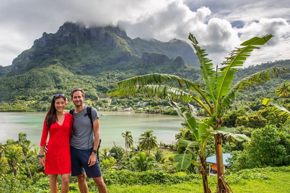 turysci na wyspie tahiti