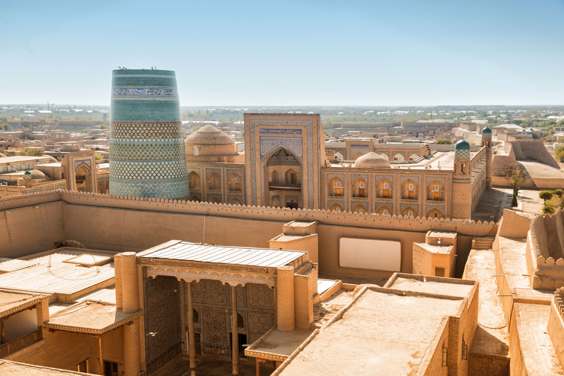 Widok na minaret Kalta Minor, Uzbekistan.